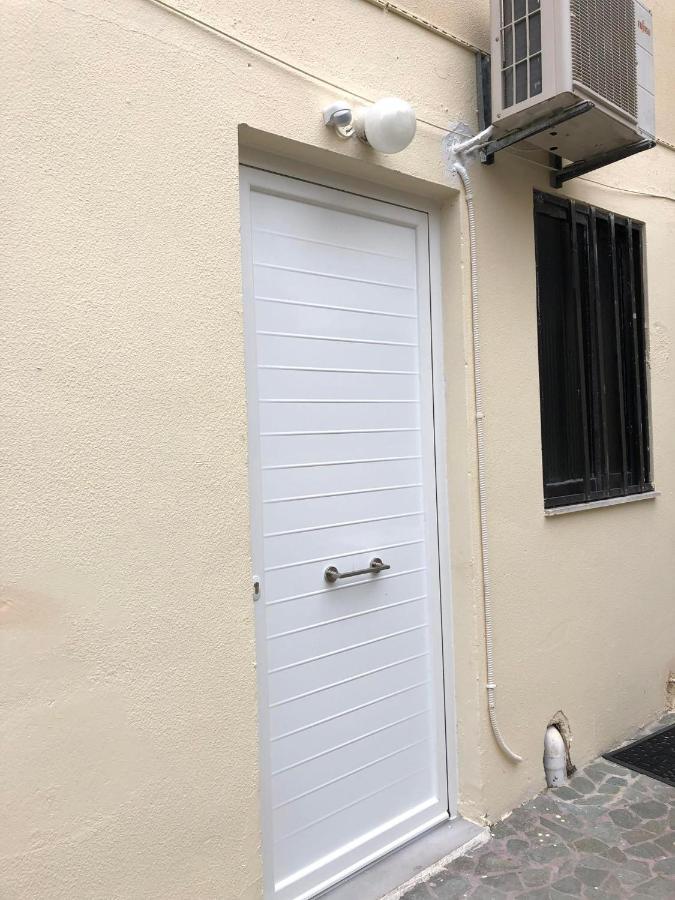 Lysandros Apartments In Athens, Near The Metro Екстериор снимка